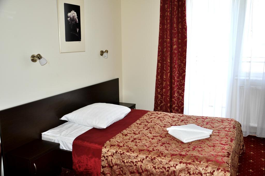 Hotel Korona 제수프 외부 사진
