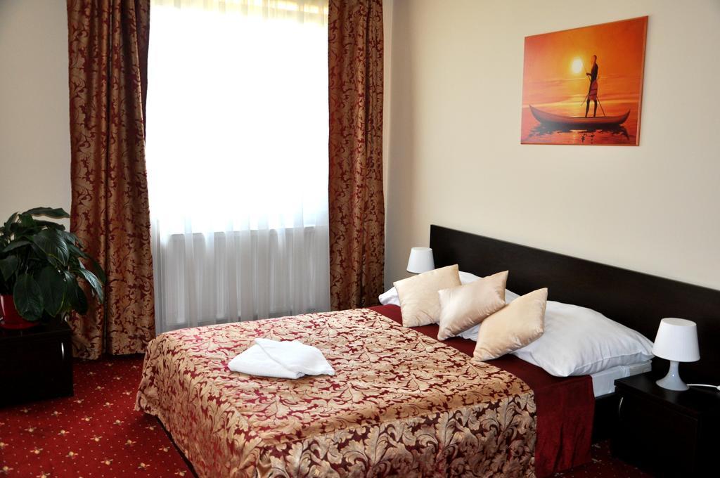 Hotel Korona 제수프 외부 사진