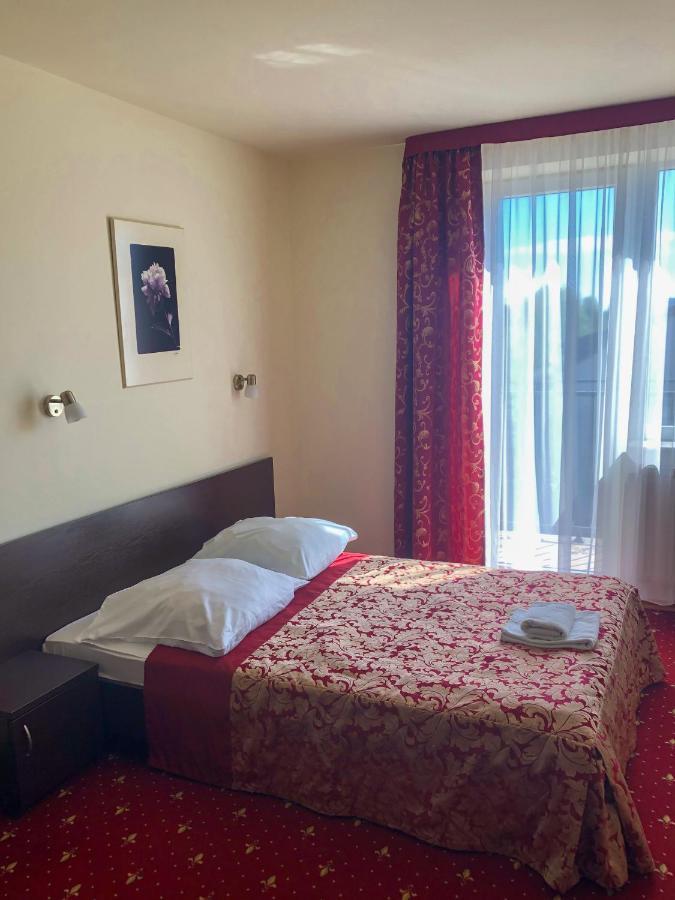 Hotel Korona 제수프 외부 사진